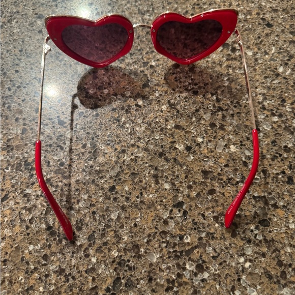 Heart-Shaped Red Sunglasses and 4th of July Fanny pack - Picture 3 of 6